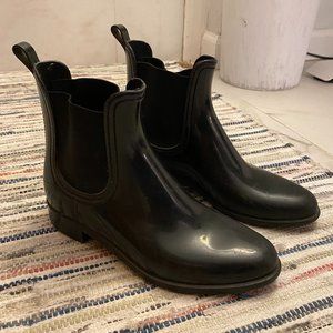 UO Chelsea Rain Boots